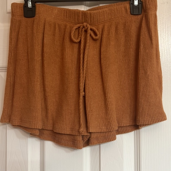 NWT Luca and grae lounge set in camel - Picture 4 of 6